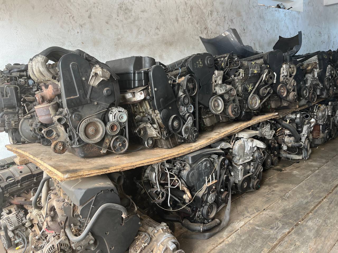 car engines/automotive engines