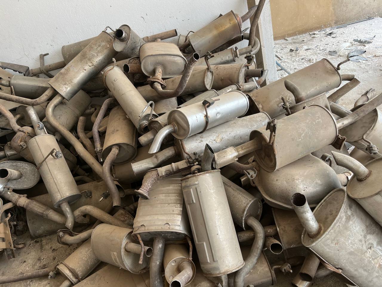 automotive mufflers and exhaust pipes